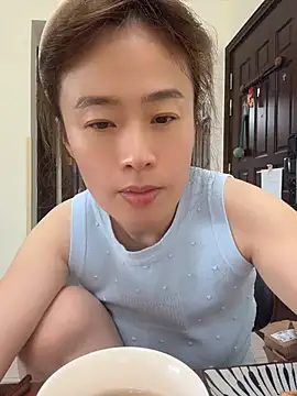 Saozi666 - 完成可选：口交黑鸡吧、口叼内裤、小粉插入M腿、开双插票、挤奶水、全裸呼啦圈