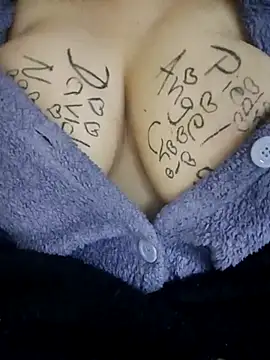 CherryDerry - Dildo en vagina