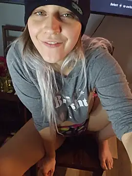 ScarletsWeb - usetipmenuSQUIRT highest tipper = :gift: