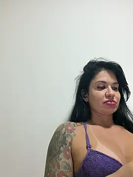 Priscilamt - Ficar de quatro batendo siririca por 2 m