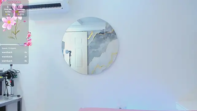Lily__star - show your monitor's buttocks