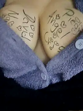 CherryDerry - Dildo en vagina
