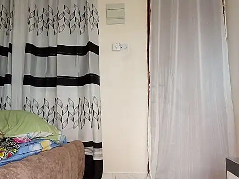 Cindysandra - Two fingers in pussy