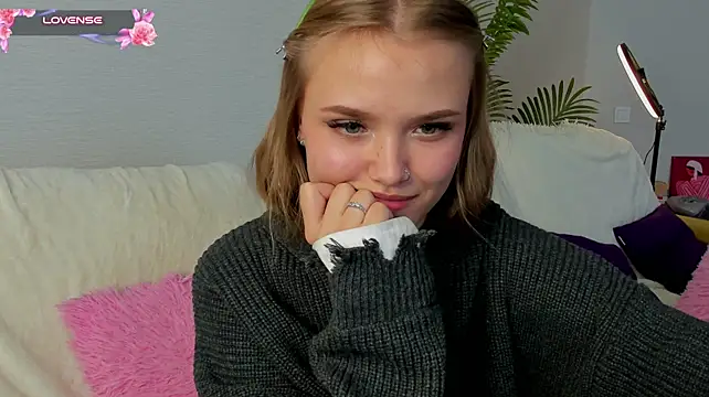 Flooora_0 - flash tits