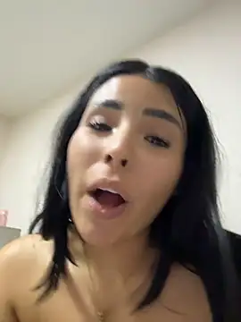 LovelyEyess - SHOW PUSSY