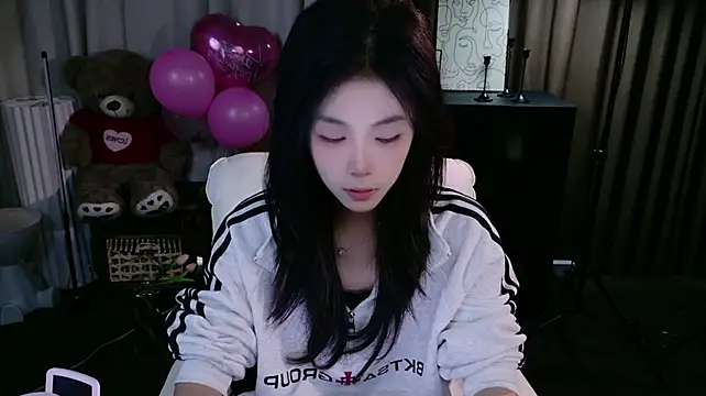 GUGUGAGA-1 - 性感换装💘