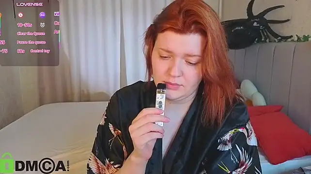Michele_Greenn - Hide nipples with two fingers