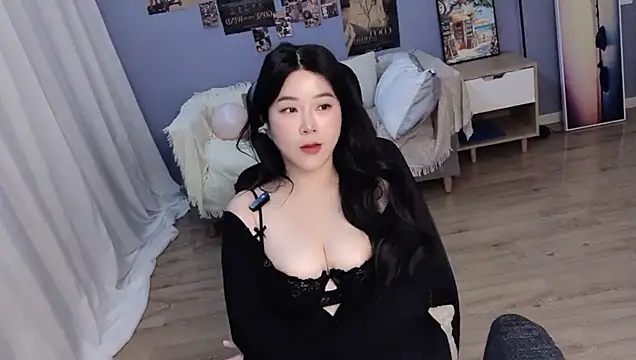 Xiaoai_007 - 半脱内内打屁股10下