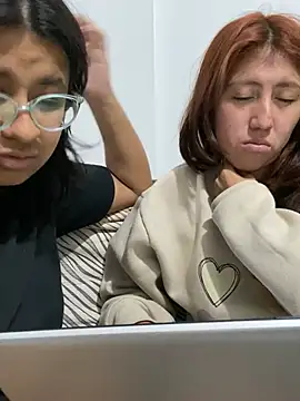 Sarah12333 - PEPINO EN LA PUSSY