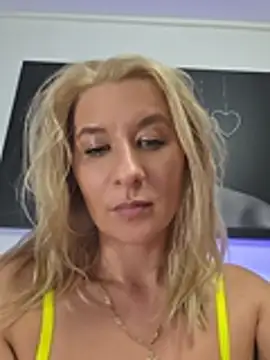 KaylinJan - Ready to rsee something naughty? 💦💦💦