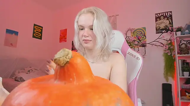 Mia_WaterFall - FINGERS IN PUSSY