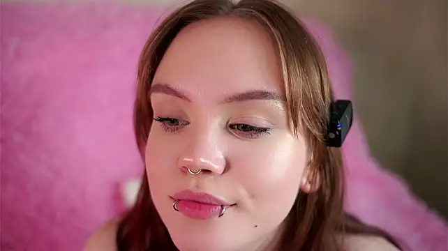 LeahAllsop1 - add oil to my tits