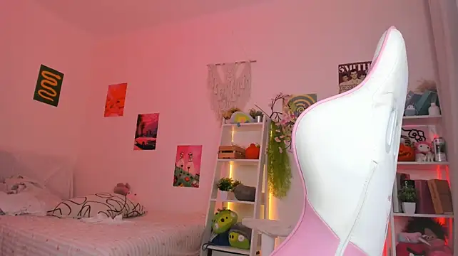 Mia_WaterFall - FINGERS IN PUSSY