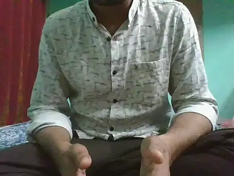 Ishaan_India's Live XXX Chat