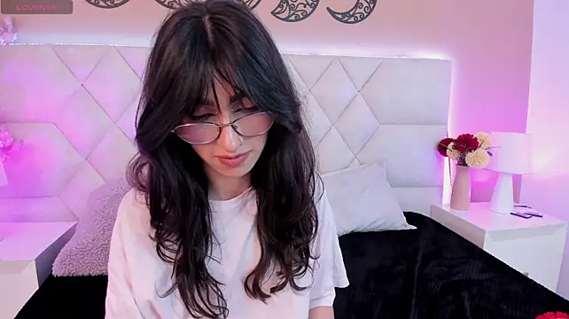 Zoey_kiss_