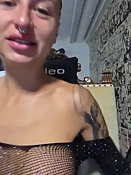 Kylie_blck - FlashTits+LivePic+1SurpriseVideo