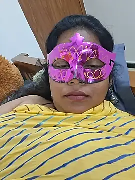 Hot_Sreeja_Tamil - Nipple suck