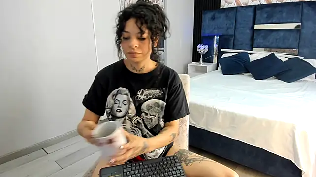 KatherineGomez - Full nude, oil on, spreading for you