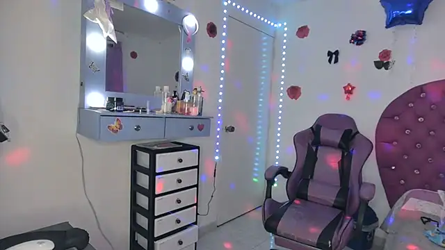 Soffy_rosses - Spanks Ass
