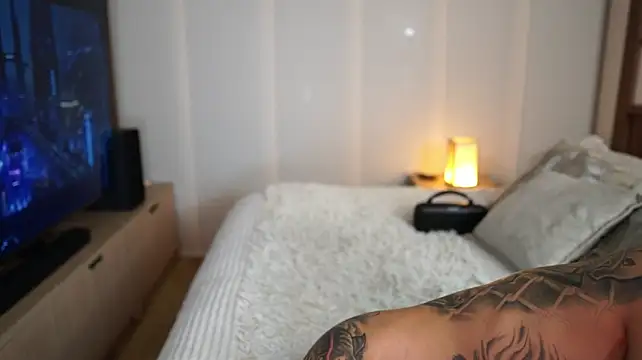 Scarlett_collins02 - NAKED +OIL SHOW AND 2 FINGERS ASS