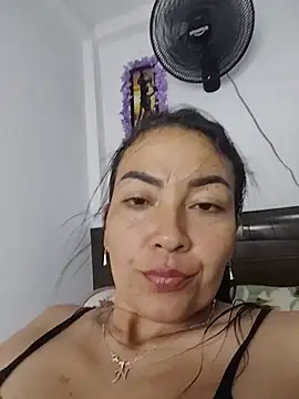 LuluDream - Aceite en mis tetas
