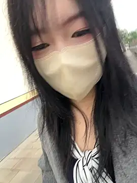 Youyouaini - 偷偷闪奶