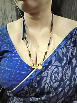 Bhuvana_555 - Boobs on honey