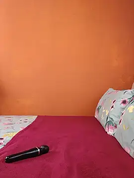 HugeTitisxx - suck my big booms 🥰😍