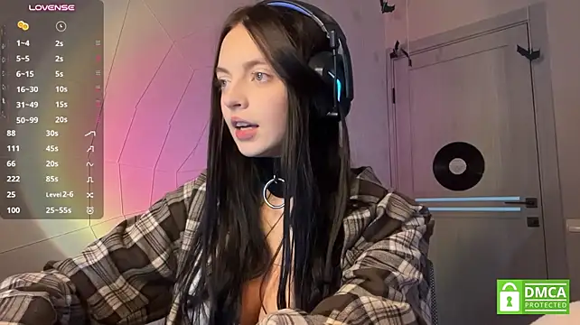 ReikoBartone - Lick lips close to cam!