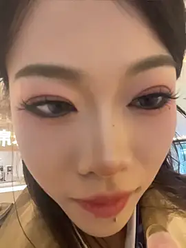 Emily-6868 - 戶外商場穿制服完成目标特寫小穴