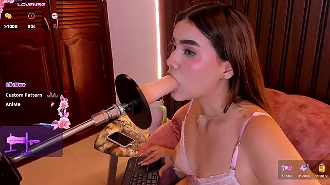 Emma_zayreth - TITS OUT