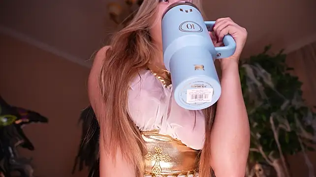 Amelyisthatyou - dildo play