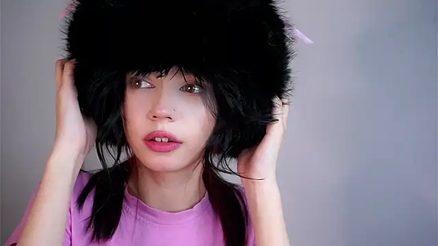 CherryKahae - put on black sexy shorts