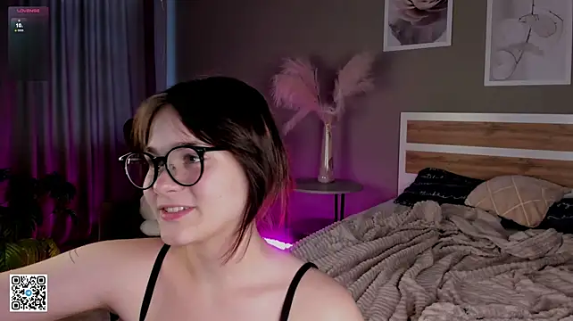 Siren_Alexa - Take off bra