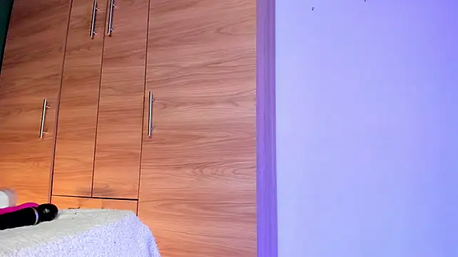 Zafiraquartz - naked and spank me