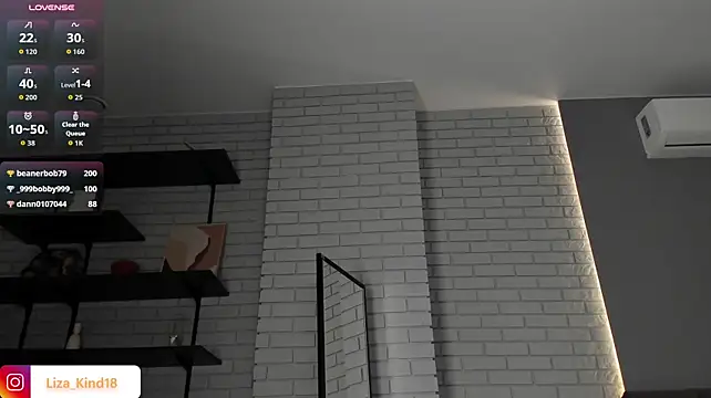 Juicy-pussy - MY ASS WANTS A FINGER INSIDE!💦
