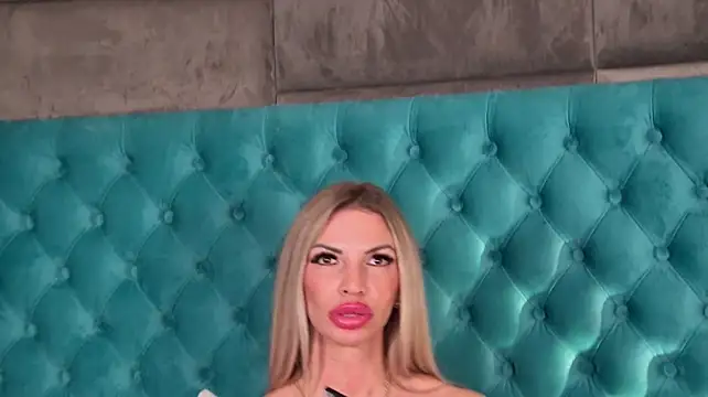 EvaMorreti - Get me naked + 3 min toy control 😍😍😍