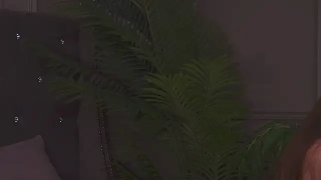 GwenAir - oil my ass, spanking x10