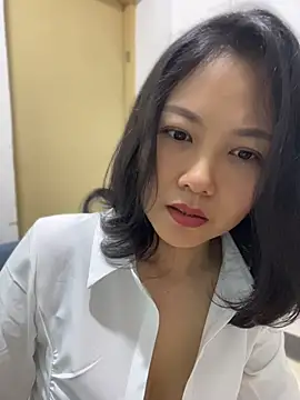 Cucu25671 - 脱掉外套半裸