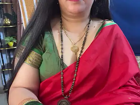 Curvy_Vincy4 - Make my karwachouth special
