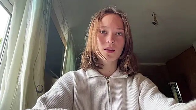 BrittanyLebowitz - Lick lips