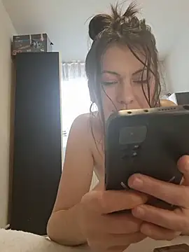 LoraBelle12 - Naked 2 minutes control my toy