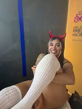 ManuelaVeeleez - My boss touch tits