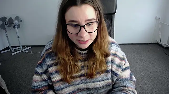 Littleviki7 - topless for 10 mins