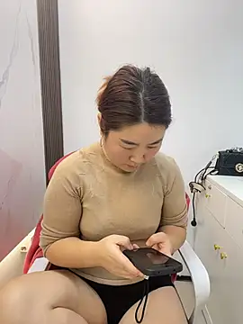 YuYu-881 - 脱一件衣服