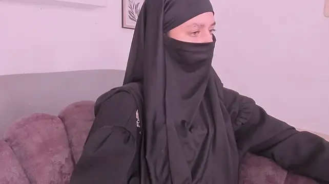 Salma_arabicc - Sucking cock on knees 😈
