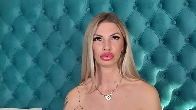 EvaMorreti - Get me naked + 3 min toy control 😍😍😍