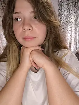 Zuli_Kiska - Hey, come on, congratulate me on my birt
