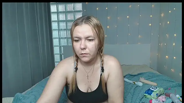Dear_hollyy - SHOW MY TITS
