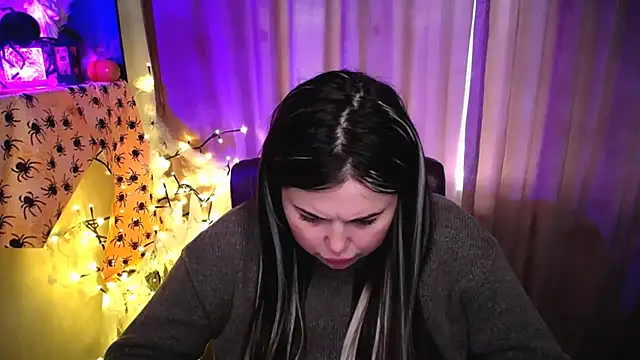 Emily_Mo